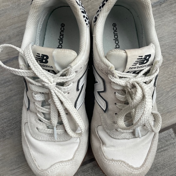 New Balance White and Black Sneakers Classic Design - Picture 4 of 6